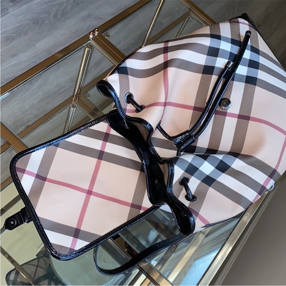 Authentic Burberry backpack - Picture 4 of 16